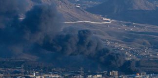 Israele lancia la decima ondata di attacchi su Teheran. Rinviati i funerali di Khamenei. La Turchia: “Abbattuto missile diretto verso di noi”