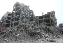 Bombardamenti sull’isola di Kharg, Trump “L’Iran liberi Hormuz o distruggerò le basi petrolifere”. Colpita l’ambasciata Usa a Baghdad. Raid israeliani in Libano