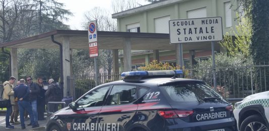 Insegnante di scuola media accoltellata da uno studente nel Bergamasco. Valditara “Non è in pericolo di vita”