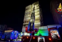 Palermo, incendio in un palazzo in via Caduti dell’8 luglio 1960: nessuna persona coinvolta