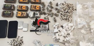 In fuga a 200 chilometri orari tra Giugliano e Napoli, arrestati due 19enni con droga / Video