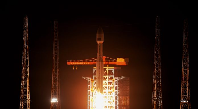 Cina: Hainan, lanciato gruppo di satelliti Internet in orbita bassa