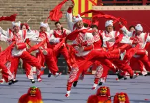 Cina: nell’antica città di Zhengding si svolge una gara nazionale di tamburi (1)