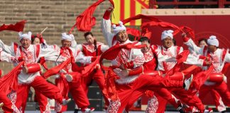 Cina: nell’antica città di Zhengding si svolge una gara nazionale di tamburi (1)