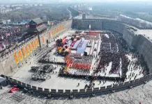 Cina: nell’antica città di Zhengding si svolge una gara nazionale di tamburi (3)