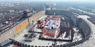 Cina: nell’antica città di Zhengding si svolge una gara nazionale di tamburi (3)