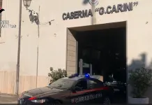 A Palermo arrestati due corrieri della droga, Carabinieri sequestrano hashish e armi