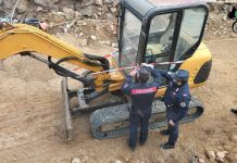 Lavori abusivi nel parco di La Maddalena, denuncia e sequestri