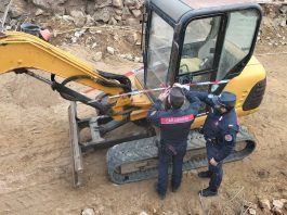 Lavori abusivi nel parco di La Maddalena, denuncia e sequestri