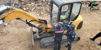 Lavori abusivi nel parco di La Maddalena, denuncia e sequestri