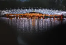 Cina: Pechino, uno spettacolo folkloristico sul fiume illumina la notte (3)