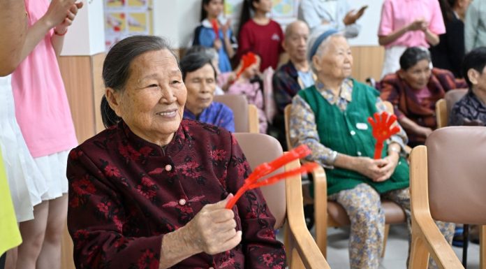 Cina: oltre 1 milione di anziani con disabilità beneficiano di sussidi per l’assistenza