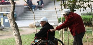 Cina istituirà sistema nazionale di assicurazione per assistenza a lungo termine