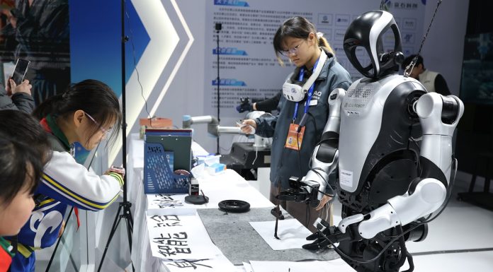 Cina: tecnologie del futuro in mostra all’Expo di Pechino (1)