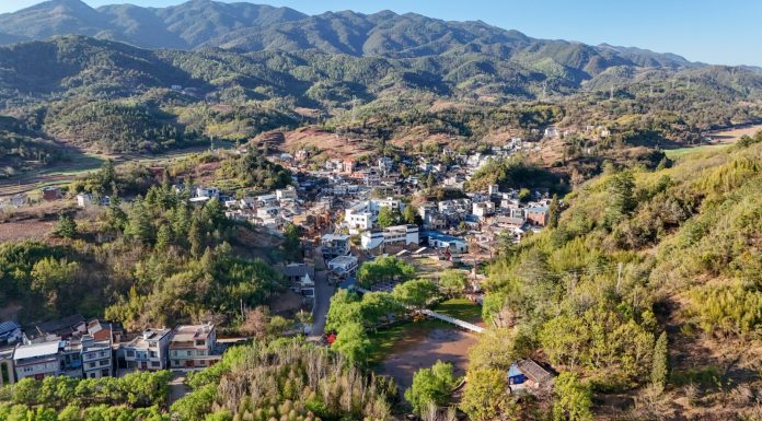 Cina: Dongcun rilancia l’economia locale con il turismo rurale (1)