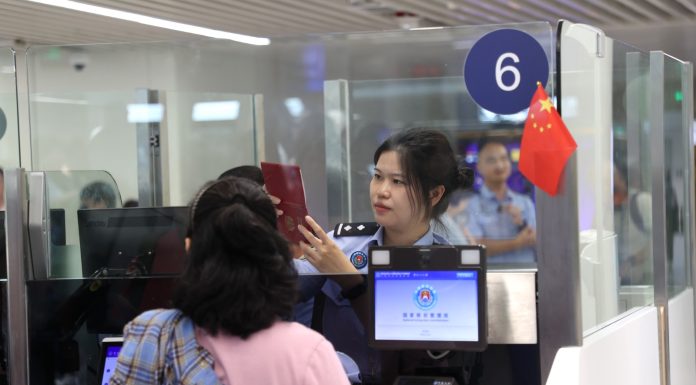 Cina: al porto di libero scambio di Hainan passeggeri esenti da visto in aumento del 54% negli ultimi 100 giorni (2)