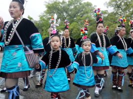 Cina: il Festival di Sama nel villaggio Dong celebra l’eroina del gruppo etnico locale (1)