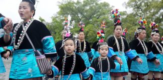 Cina: il Festival di Sama nel villaggio Dong celebra l’eroina del gruppo etnico locale (1)