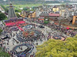 Cina: il Festival di Sama nel villaggio Dong celebra l’eroina del gruppo etnico locale (2)