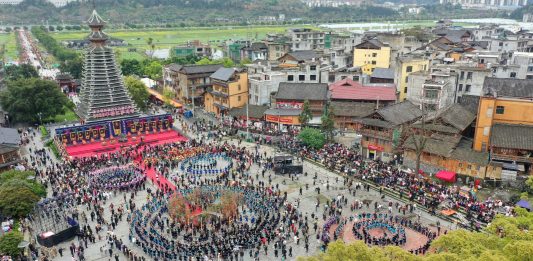 Cina: il Festival di Sama nel villaggio Dong celebra l’eroina del gruppo etnico locale (2)