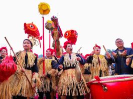 Cina: il Festival di Sama nel villaggio Dong celebra l’eroina del gruppo etnico locale (3)