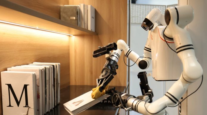 Cina: Pechino, robot vengono addestrati per vari scenari applicativi (2)