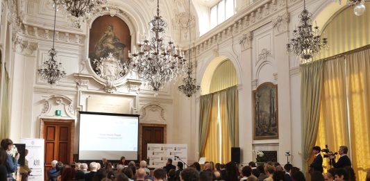 Povertà educativa e generazione digitale, al via “Allenarsi al Futuro”: l’iniziativa che coinvolge i giovani