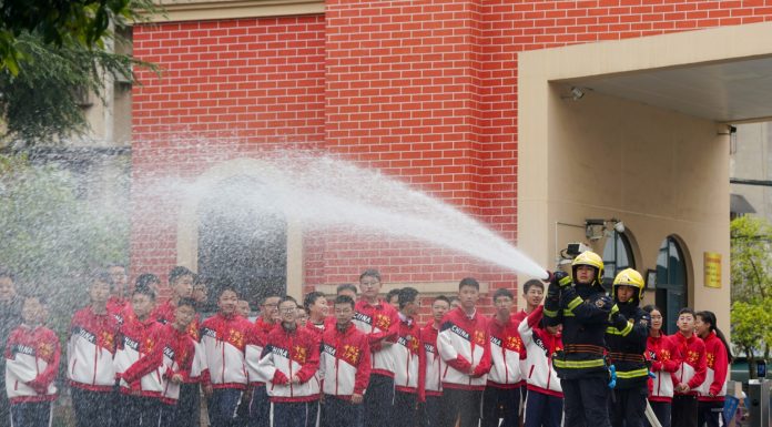 Cina celebra Giornata nazionale di educazione a sicurezza per studenti (2)