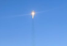 Cina: lanciati tre nuovi satelliti in orbita (1)