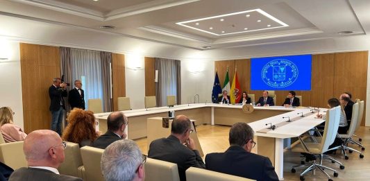 Schifani convoca i dirigenti generali: “Più controlli per prevenire illeciti e corruzione”