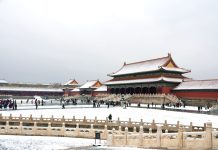 Cina: a Pechino una nevicata primaverile imbianca la città (3)