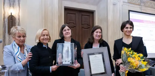 Università Cattolica, alla rettrice Elena Beccalli il premio “Grandi Guglie della Grande Milano”