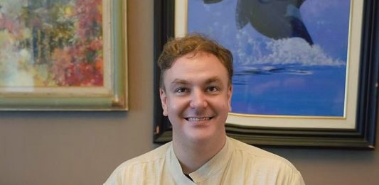 Cina: Jingdezhen, artista spagnolo fonde arte ceramica cinese e spagnola (3)