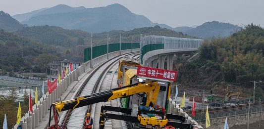 Cina: nuova tecnologia per la saldatura delle rotaie sulla ferrovia Hangzhou-Deqing (2)