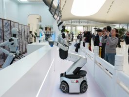 Cina: robot umanoidi protagonisti al Zhongguancun Forum 2026 (2)
