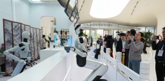 Cina: robot umanoidi protagonisti al Zhongguancun Forum 2026 (2)