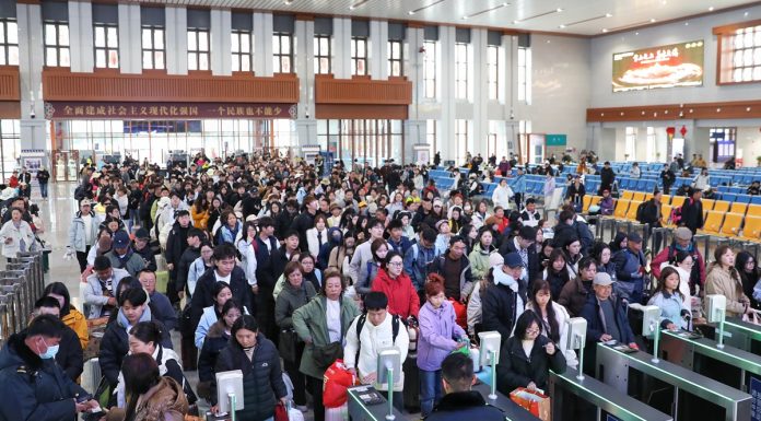 Cina: Festa primavera, stimato record di 9,4 mld spostamenti durante picco viaggi (3)