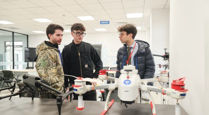 Cina e Italia collaborano per formare talenti sull’uso dei droni nell’economia a bassa quota