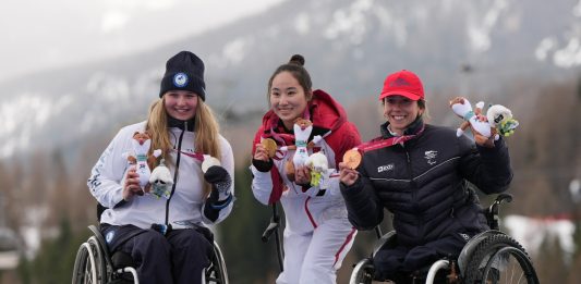 Paralimpiadi: la cinese Zhang Wenjing vince l’oro nello slalom sitting femminile a Cortina (3)