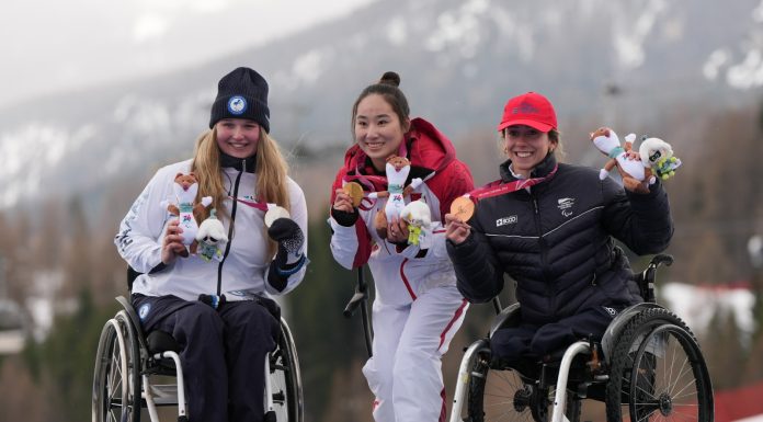 Paralimpiadi: la cinese Zhang Wenjing vince l’oro nello slalom sitting femminile a Cortina (3)