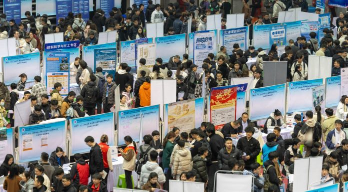 Cina: Harbin, al via fiera del lavoro con oltre 500 imprese partecipanti (2)
