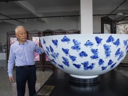 Cina: Lu Jiande erede della porcellana a guscio d’uovo di Jingdezhen (1)