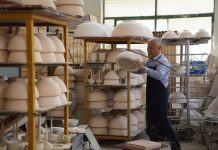 Cina: Lu Jiande erede della porcellana a guscio d’uovo di Jingdezhen (2)