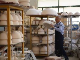 Cina: Lu Jiande erede della porcellana a guscio d’uovo di Jingdezhen (2)