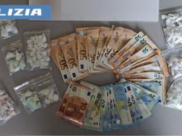 Blitz della Polizia a Roma nella filiera della droga “a due”, 4 arresti a Tor Bella Monaca / Video