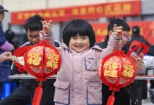 Cina: celebrazioni per Festival delle lanterne (1)