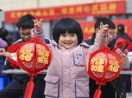 Cina: celebrazioni per Festival delle lanterne (1)