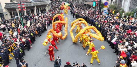 Cina: celebrazioni per Festival delle lanterne (2)