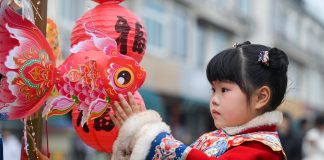 Cina: celebrazioni per Festival delle lanterne (3)