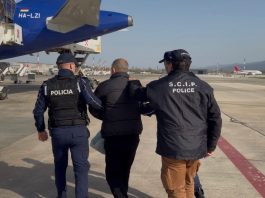 Latitanti dal 1999 per un omicidio nel Casertano, arrestati in Albania dopo 27 anni / Video